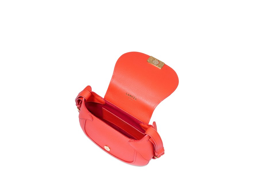 Lancel A13330 sac à rabat lancel paulette Sacs à mains