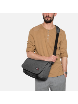 Eastpak K077 Delegate + Serviette à rabat avec bandoulière