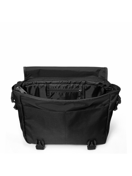 Eastpak K077 Delegate + Serviette à rabat avec bandoulière