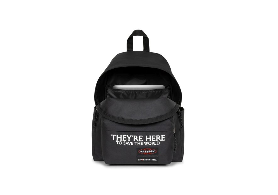 Eastpak K0A5BG4 - POLYESTER - GB POSTER sac à dos scolaire eastpak day pak'r Loisirs