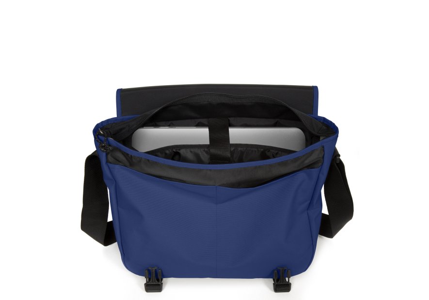 Eastpak K26E - POLYESTER - NIGHTSKY NAVY sac gibecière delegate + Serviette à rabat avec bandoulière