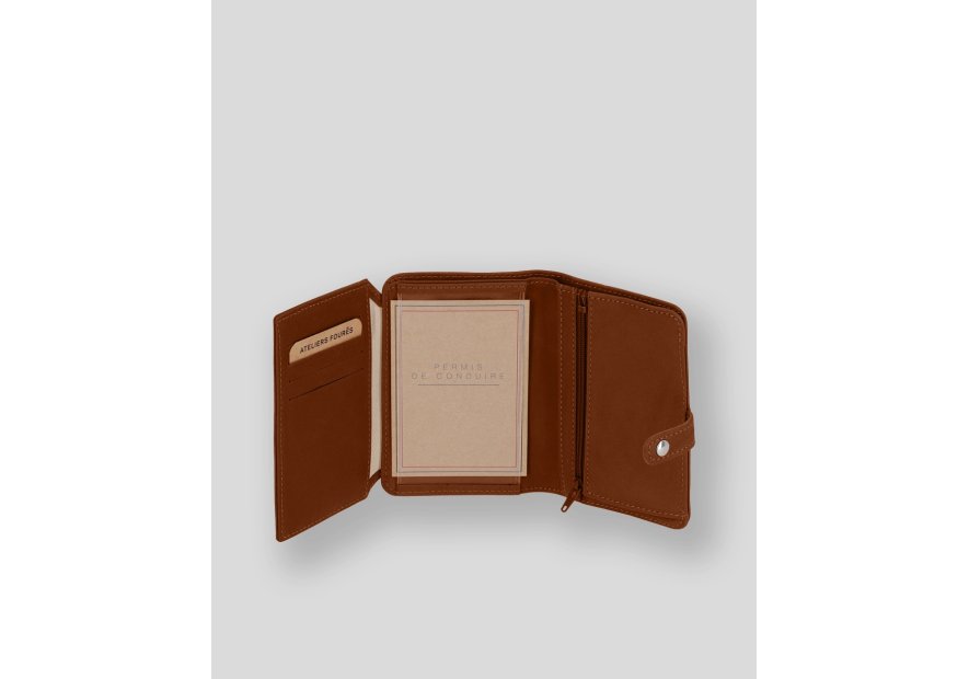 Les Ateliers Foures B52 - CUIR DE VACHETTE - FAUVE portefeuille petit format avec patte pression Portefeuilles