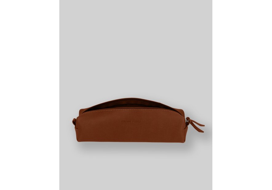 Les Ateliers Foures B32 - CUIR DE VACHETTE - FAUVE fourès-baroudeuse-trousse cartable Scolaire Les Ateliers Foures B32 - CUIR DE VACHETTE - FAUVE fourès-baroudeuse-trousse cartable Scolaire
