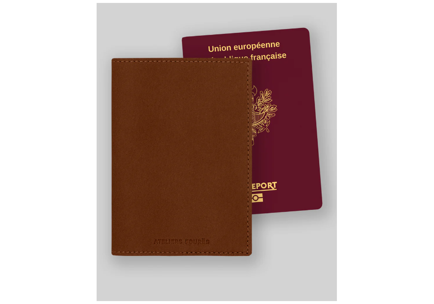 Les Ateliers Foures B41. - CUIR DE VACHETTE - FAUVE fourès-barodeuse-étui passeport Etui-passeport
