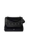 Lancel A13380 - CUIR DE VACHETTE - NOIR porté travers ninon de lancel sacs-a-mains